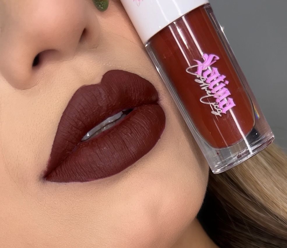 COLECCIÓN DE LABIALES “¡VIVA LOS LATINOS!” – LATINA COSMETICS